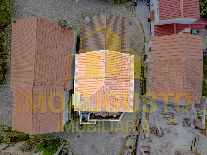 Moradia T4 para Venda em Rendo Foto 21