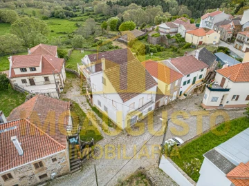 Moradia T4 para Venda em Quadrazais