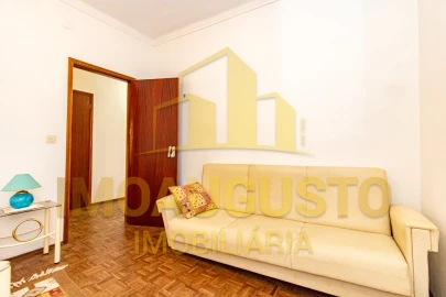 Moradia T4 para Venda em Quadrazais