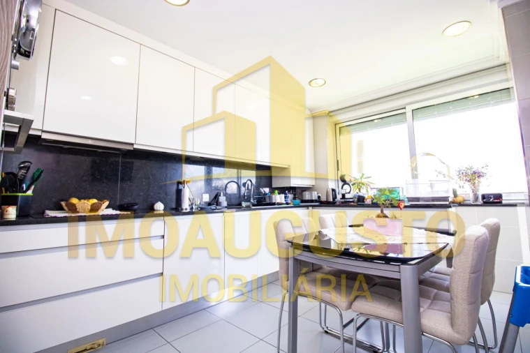 Apartamento T3 para Venda em Guarda Foto 2