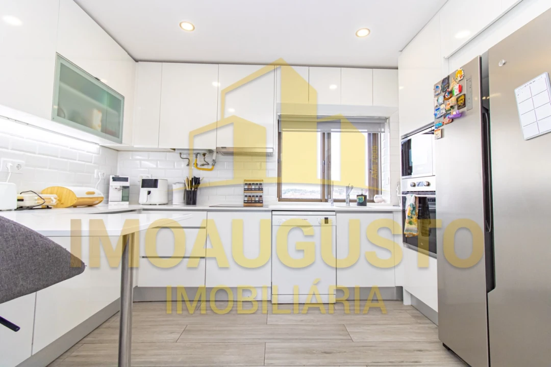 Apartamento T3 para Venda em Guarda Foto 1