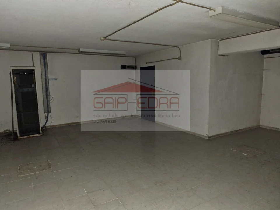 Loja para Venda em Sé, Santa Maria e Meixedo Foto 19