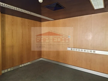 Loja para Venda em Sé, Santa Maria e Meixedo