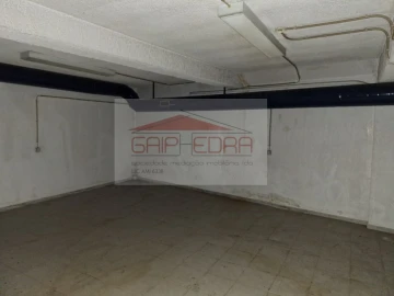 Loja para Venda em Sé, Santa Maria e Meixedo