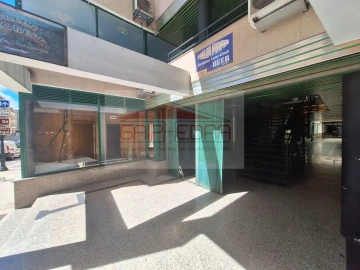 Loja para Venda em Sé, Santa Maria e Meixedo