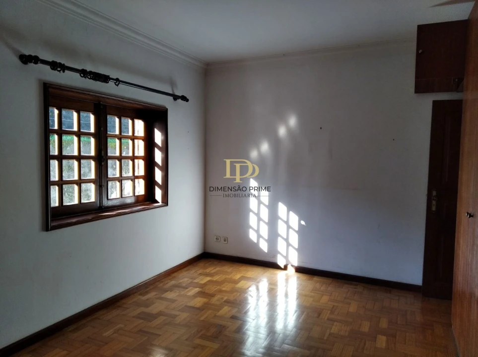 Moradia T5 para Venda em Roriz Foto 9