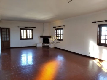 Moradia T5 para Venda em Roriz