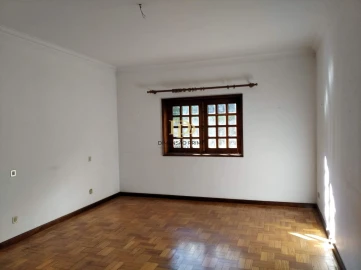 Moradia T5 para Venda em Roriz