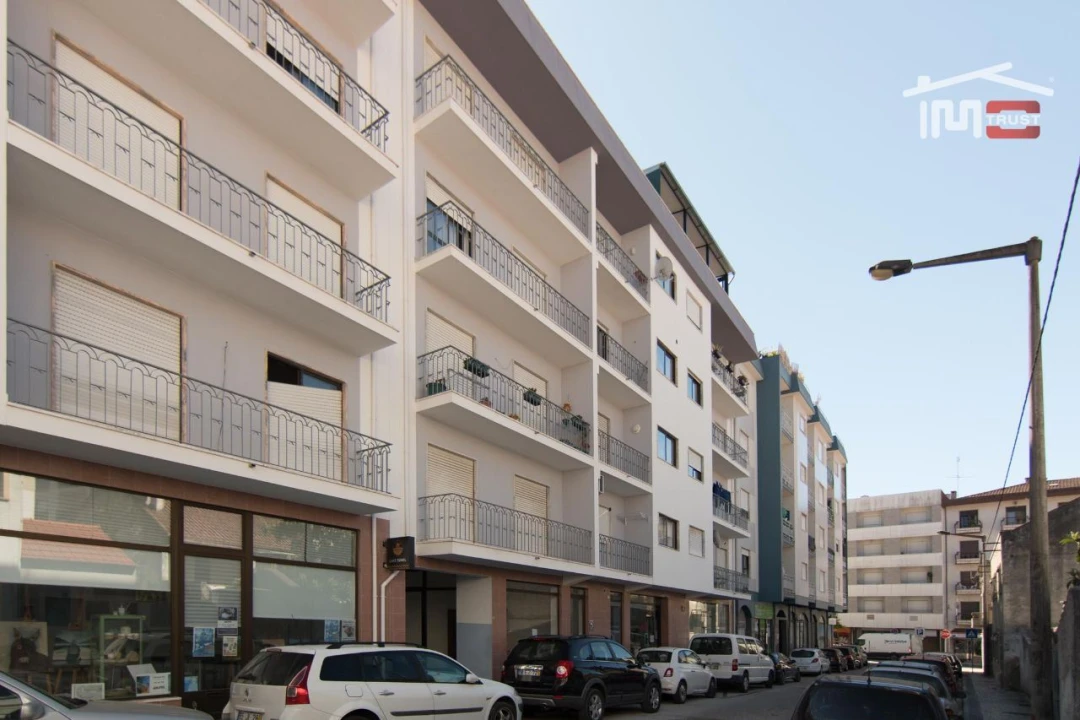 Apartamento T1 para Arrendamento em Nossa Senhora da Piedade Foto 1