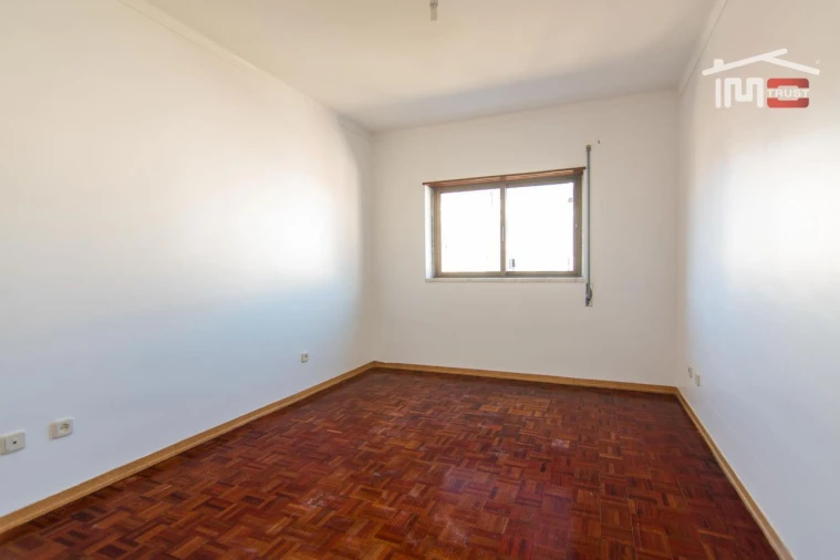 Apartamento T1 para Arrendamento em Nossa Senhora da Piedade Foto 7