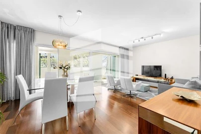 Apartamento T2 para Arrendamento em Funchal (São Pedro)