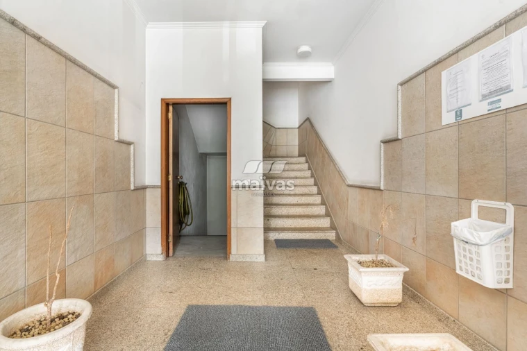 Apartamento T2 para Venda em Merelim (São Paio), Panoias e Parada de Tibães Foto 3