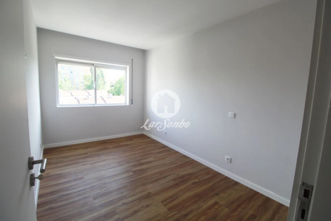 Apartamento T2 para Venda em Cidade da Maia Foto 8