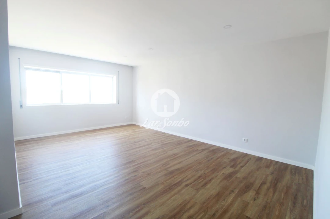 Apartamento T2 para Venda em Cidade da Maia Foto 16