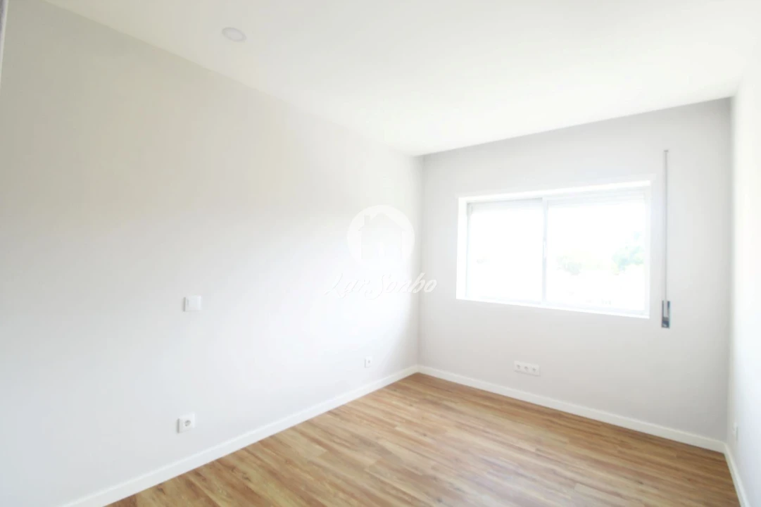 Apartamento T2 para Venda em Cidade da Maia Foto 19