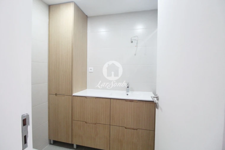 Apartamento T2 para Venda em Cidade da Maia Foto 12