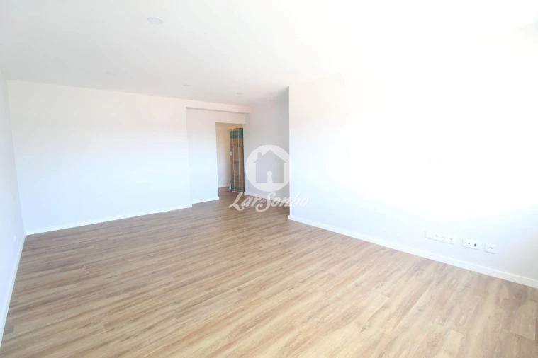 Apartamento T2 para Venda em Cidade da Maia Foto 24