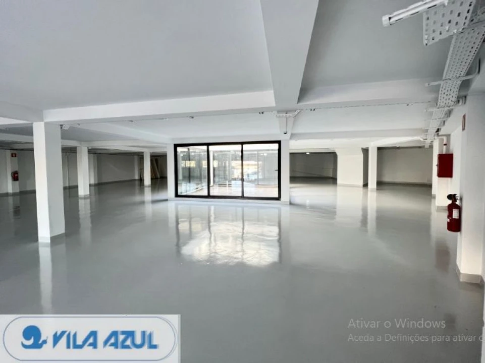 Armazém para Arrendamento em Paranhos Foto 1