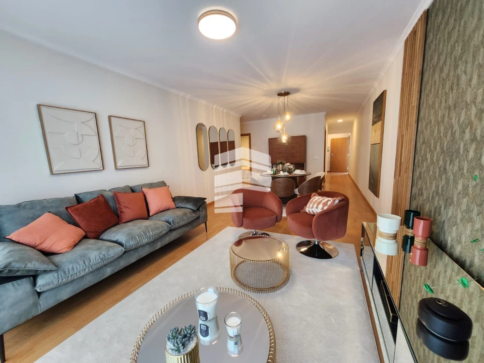 Apartamento T2 para Venda em Caniço Foto 2