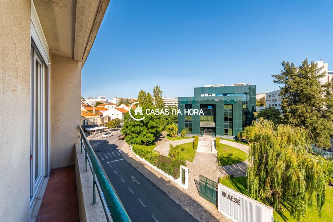 Apartamento T2 para Arrendamento em São Domingos de Benfica Foto 1