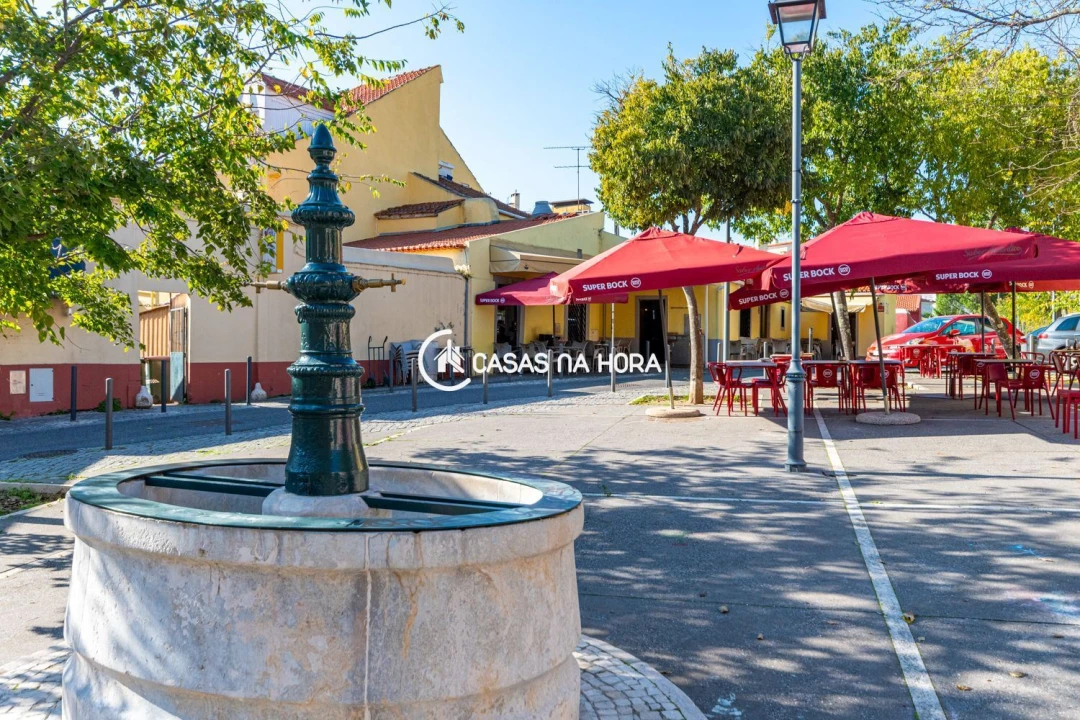 Apartamento T2 para Arrendamento em São Domingos de Benfica Foto 18