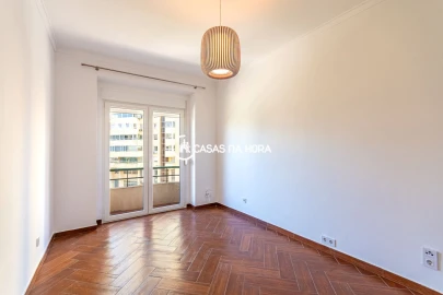 Apartamento T2 para Arrendamento em São Domingos de Benfica
