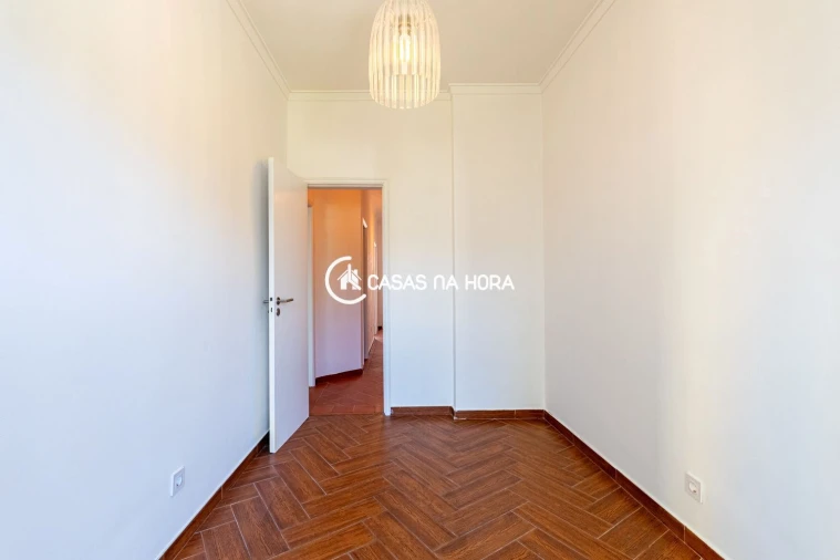 Apartamento T2 para Arrendamento em São Domingos de Benfica Foto 12