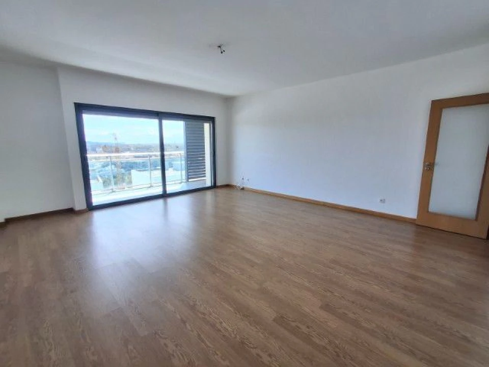 Apartamento T2 para Arrendamento em Barcarena Foto 1