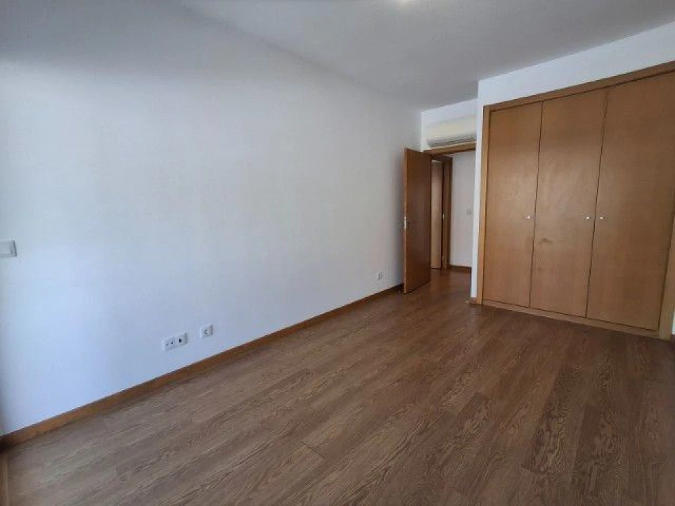 Apartamento T2 para Arrendamento em Barcarena Foto 11