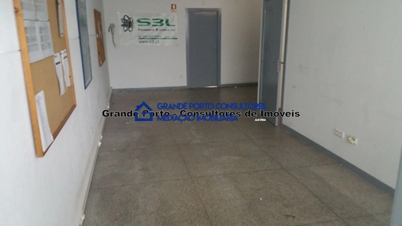 Armazém para Arrendamento em Paranhos Foto 2