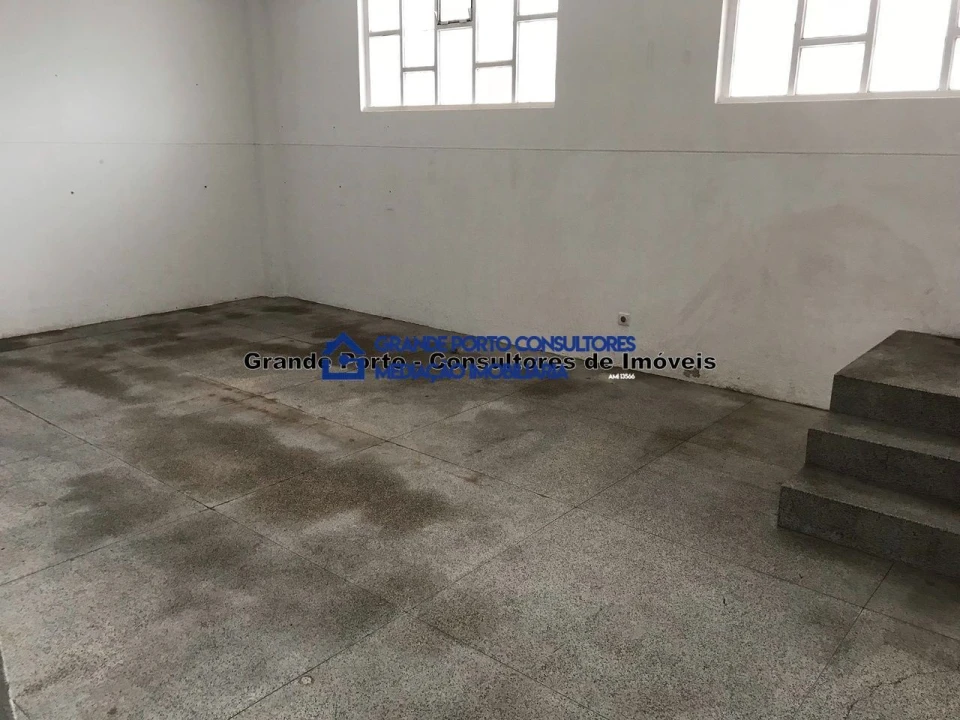 Armazém para Arrendamento em Paranhos Foto 4