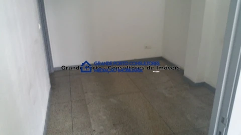 Armazém para Arrendamento em Paranhos