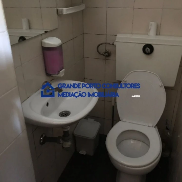 Loja para Arrendamento em Aguas Santas Foto 9