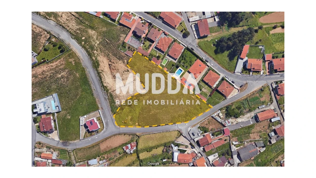 Terreno para Venda em Vila de Cucujães Foto 1