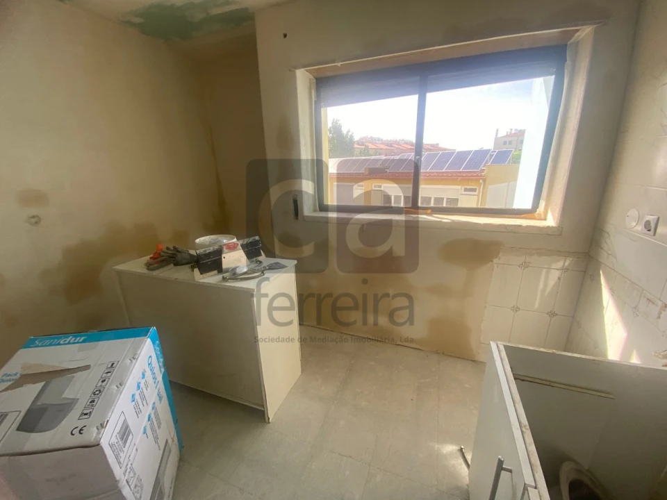 Apartamento T2 para Venda em Algueirão-Mem Martins Foto 3