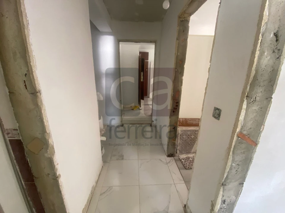 Apartamento T2 para Venda em Algueirão-Mem Martins Foto 11