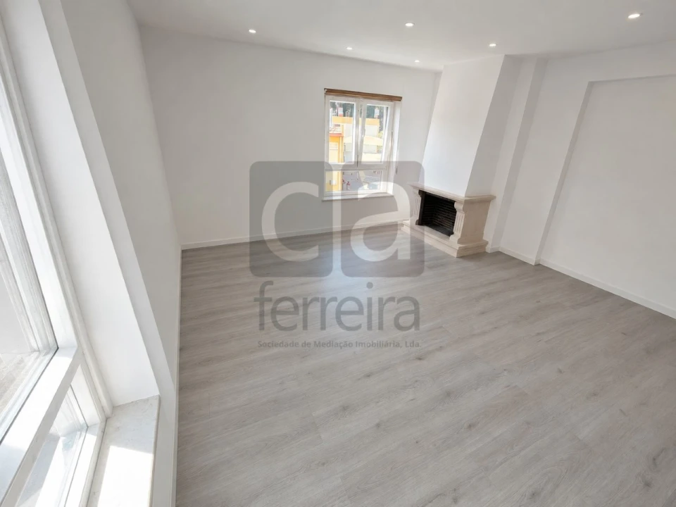 Apartamento T2 para Venda em Algueirão-Mem Martins Foto 4