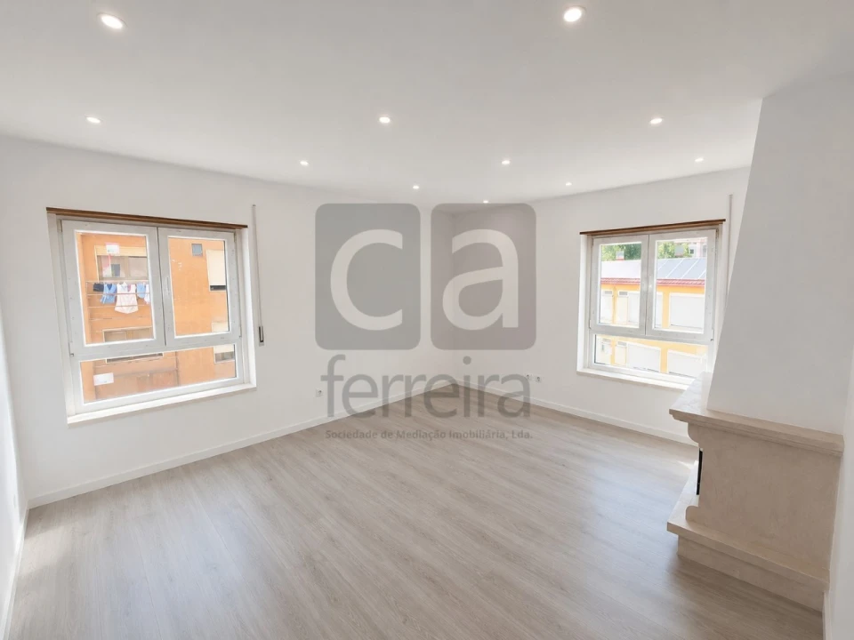 Apartamento T2 para Venda em Algueirão-Mem Martins Foto 7