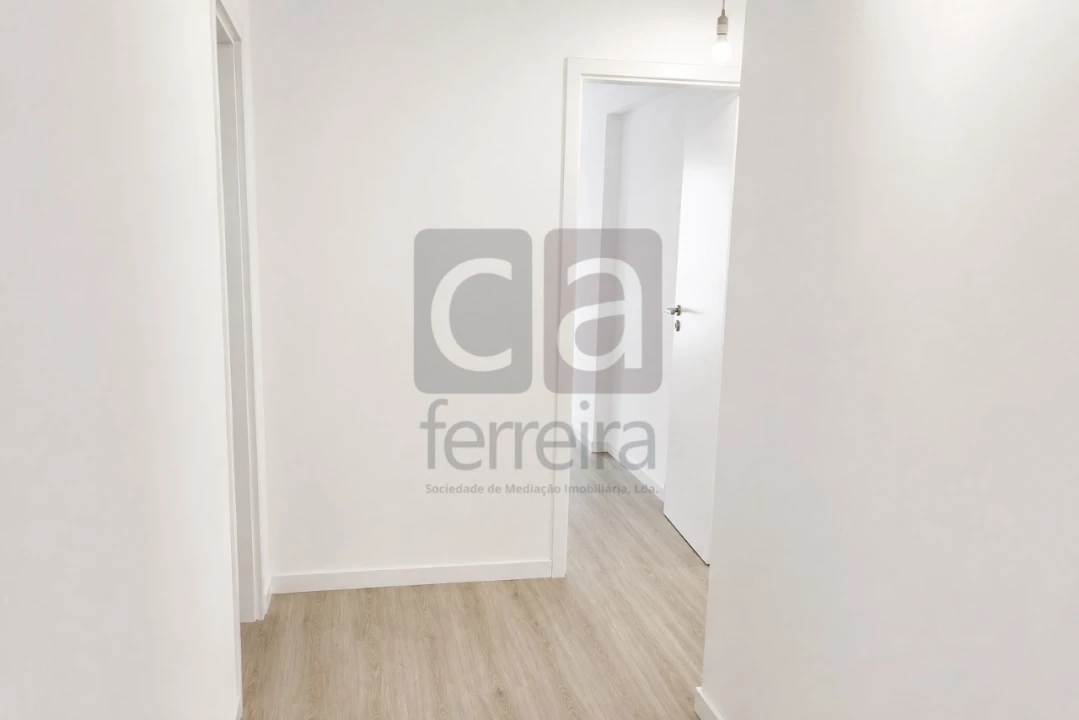 Apartamento T2 para Venda em Algueirão-Mem Martins Foto 11
