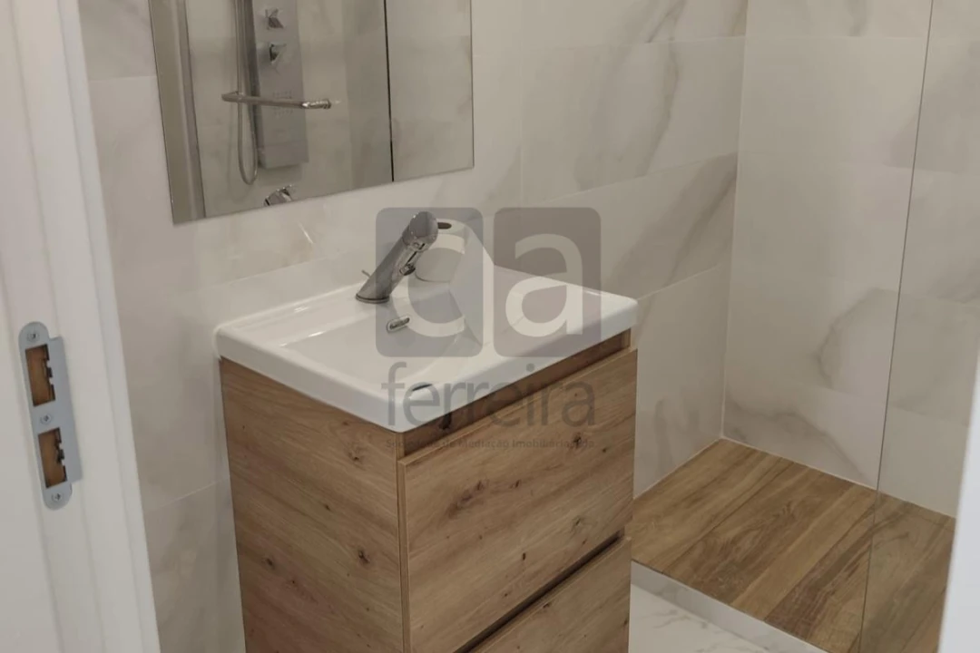 Apartamento T2 para Venda em Algueirão-Mem Martins Foto 17