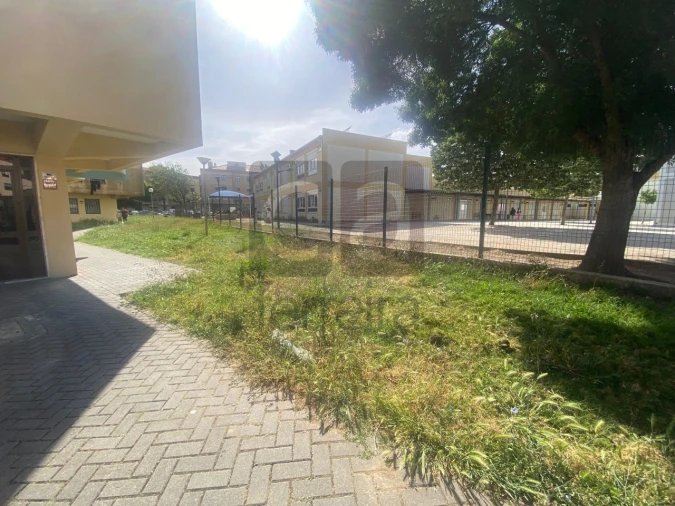 Apartamento T2 para Venda em Algueirão-Mem Martins Foto 2
