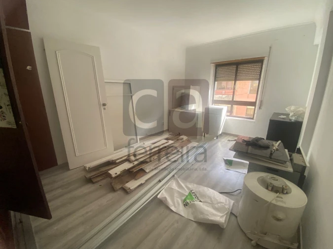 Apartamento T2 para Venda em Algueirão-Mem Martins Foto 5