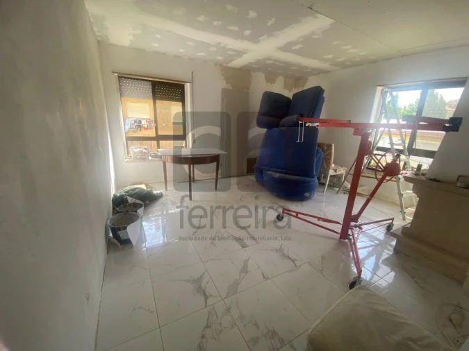 Apartamento T2 para Venda em Algueirão-Mem Martins Foto 7