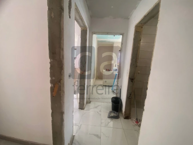 Apartamento T2 para Venda em Algueirão-Mem Martins Foto 15