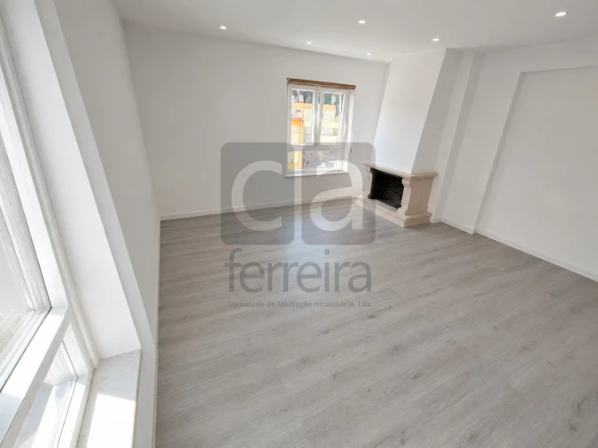 Apartamento T2 para Venda em Algueirão-Mem Martins Foto 4