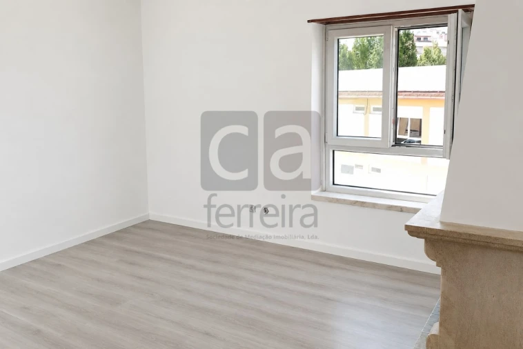 Apartamento T2 para Venda em Algueirão-Mem Martins Foto 6