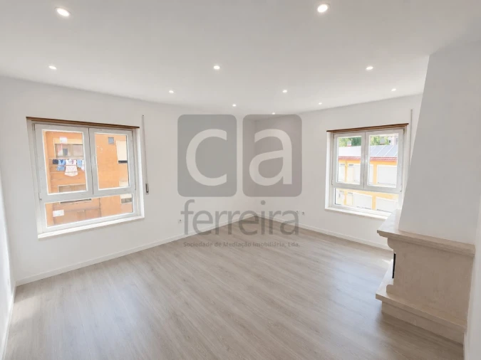 Apartamento T2 para Venda em Algueirão-Mem Martins Foto 7