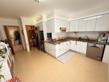 Apartamento T3 para Arrendamento em Fernao Ferro