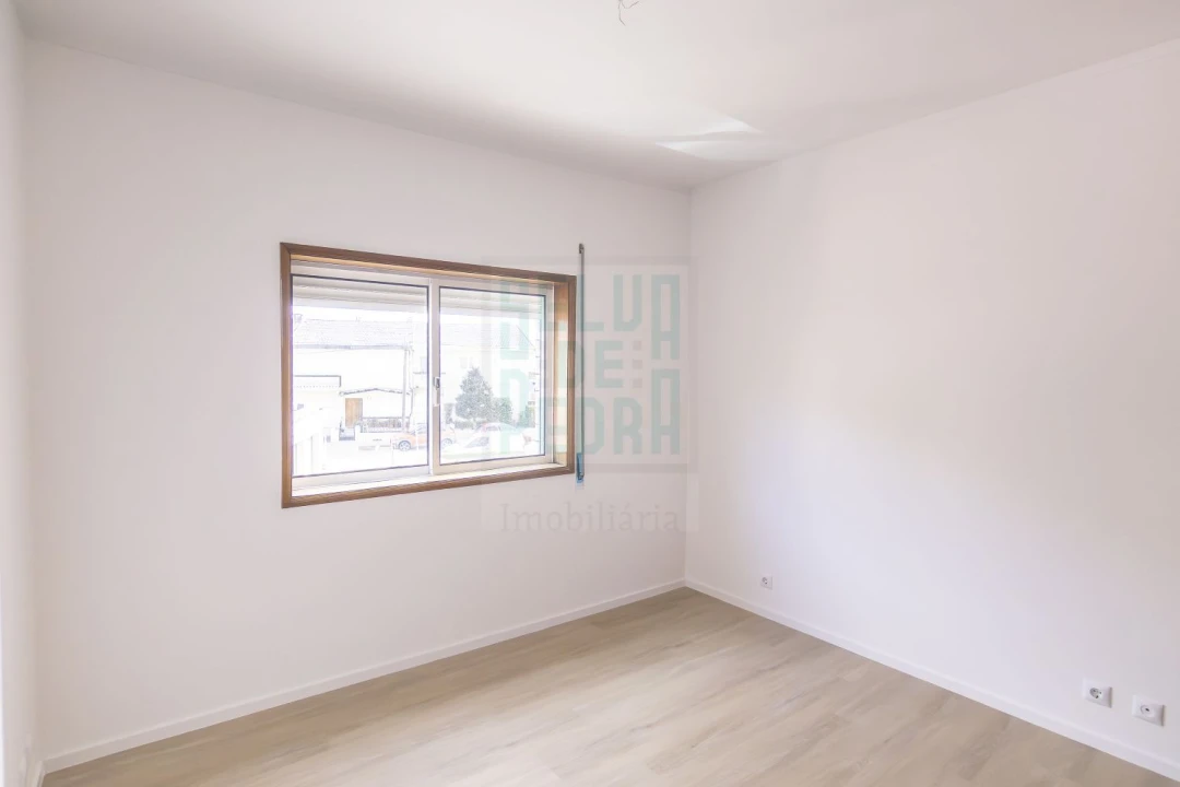 Apartamento T2 para Venda em Rio Tinto Foto 9
