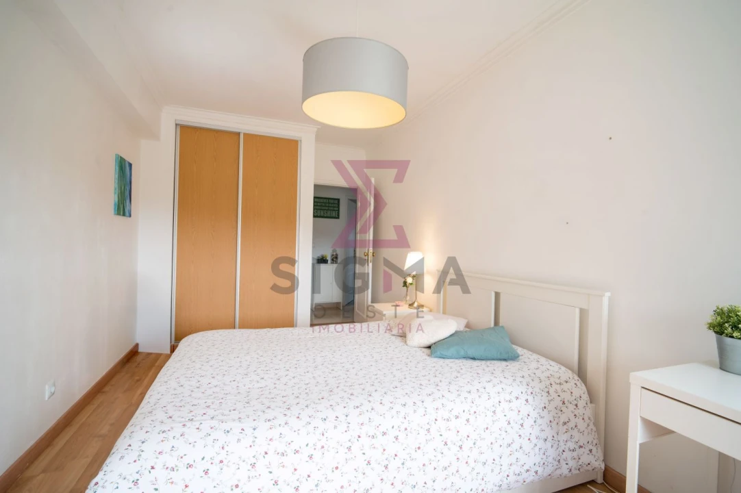 Apartamento T2 para Venda em Cacém e São Marcos Foto 10